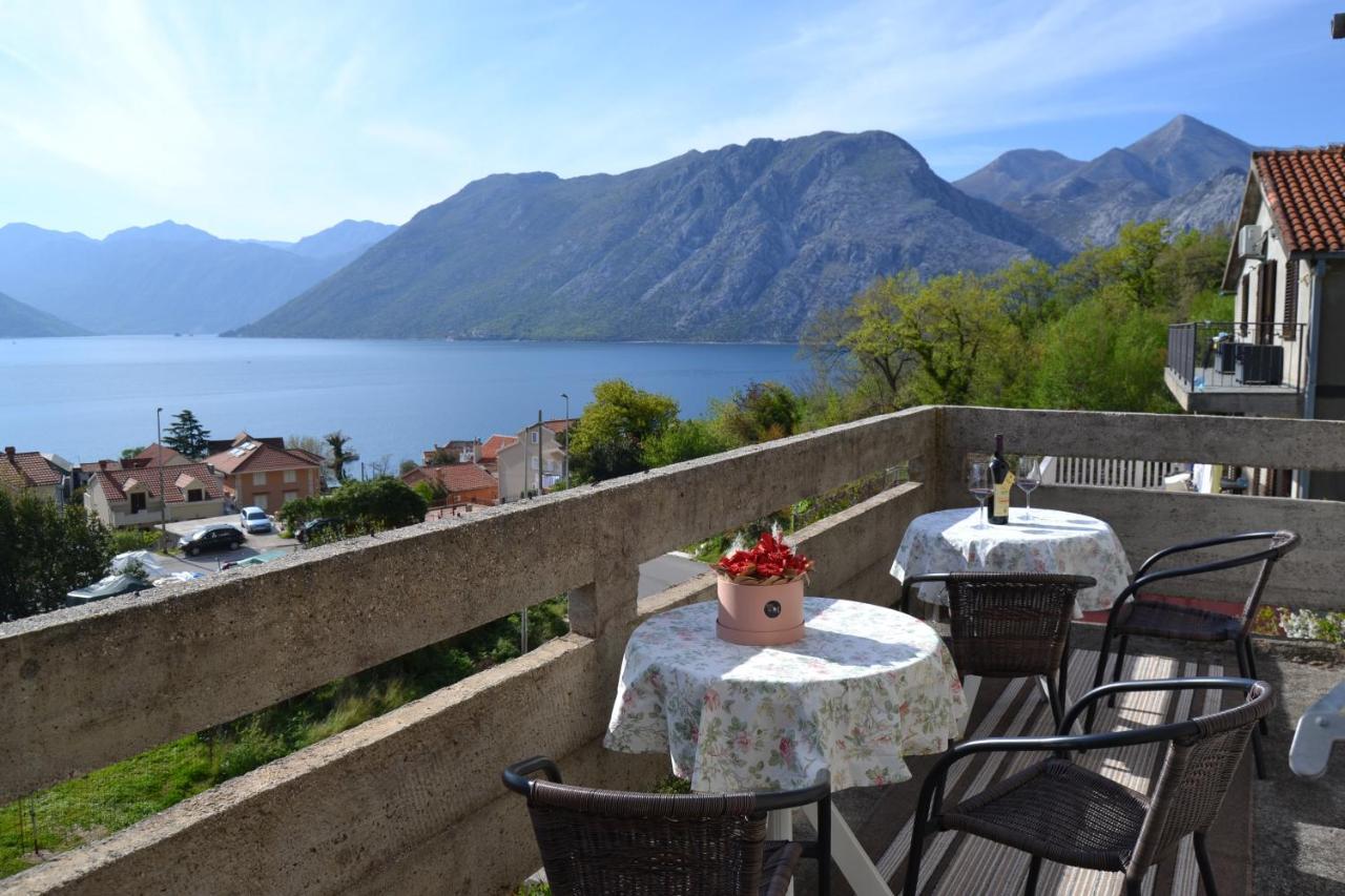 Apartments Dobrisa Kotor Bagian luar foto