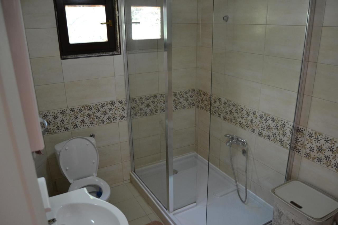 Apartments Dobrisa Kotor Bagian luar foto