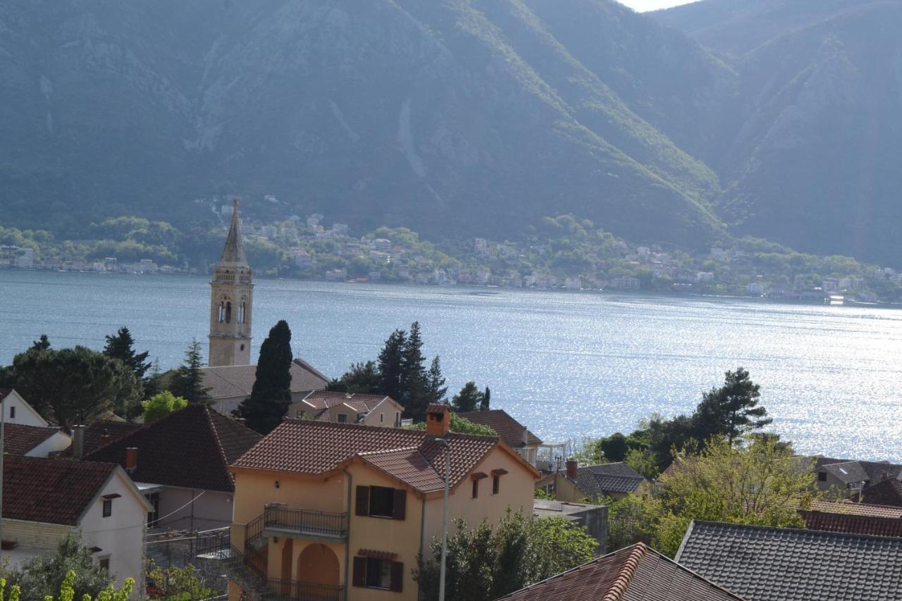 Apartments Dobrisa Kotor Bagian luar foto