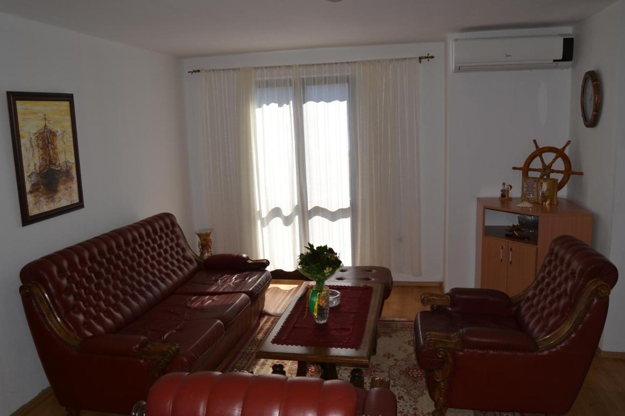 Apartments Dobrisa Kotor Bagian luar foto