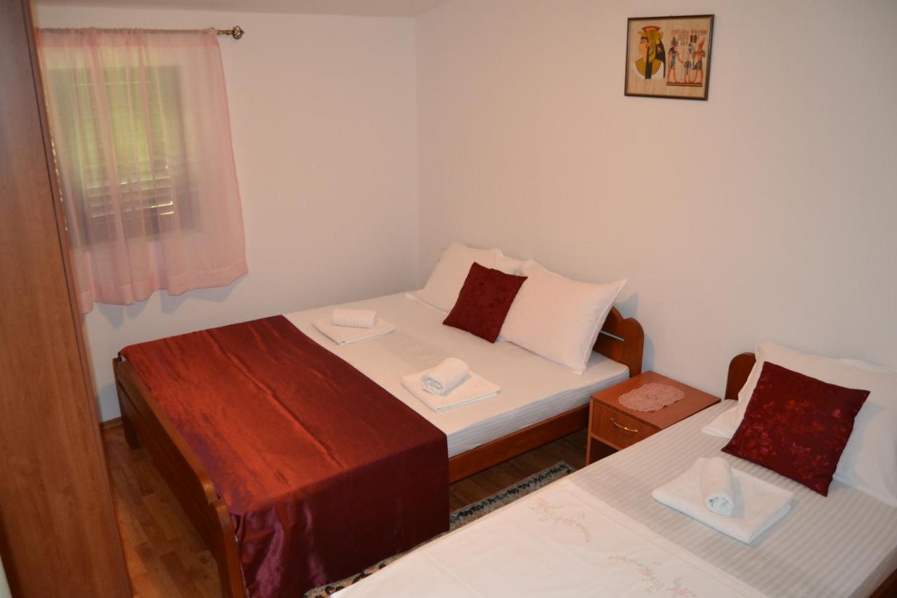 Apartments Dobrisa Kotor Bagian luar foto