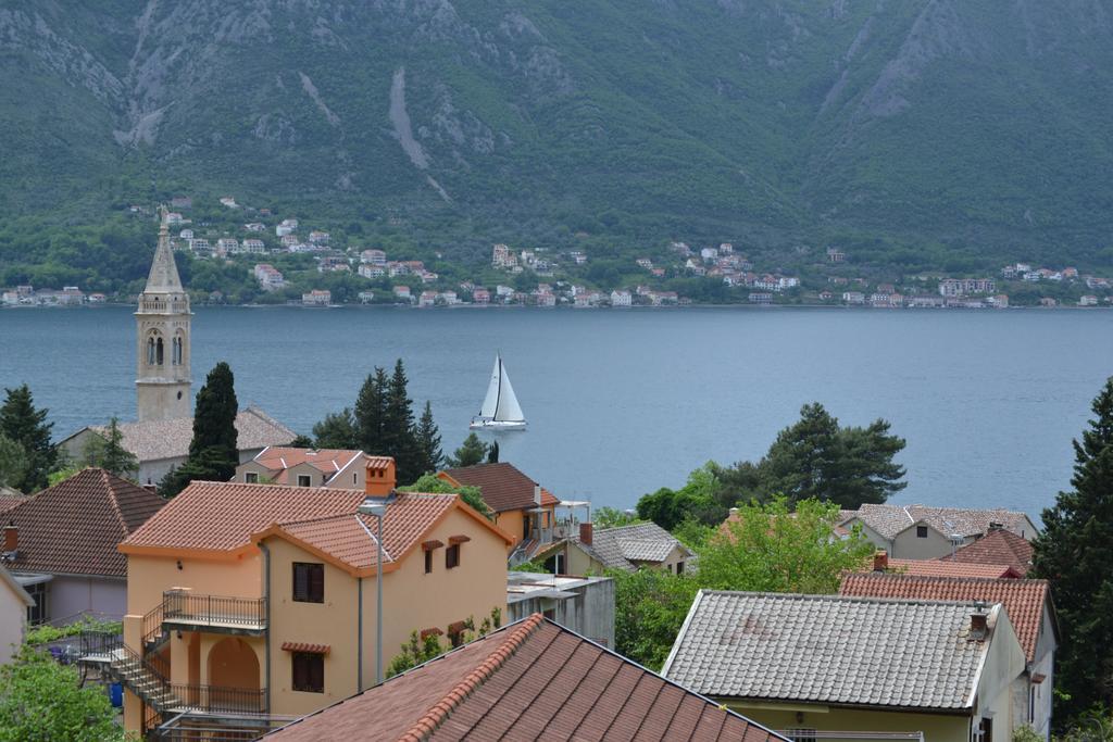 Apartments Dobrisa Kotor Bagian luar foto