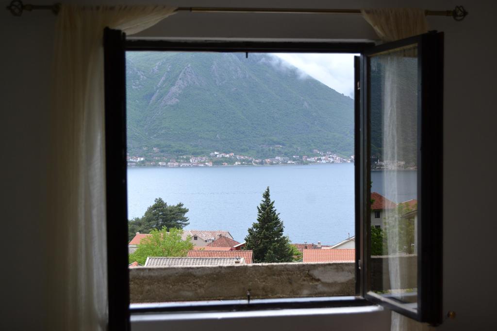 Apartments Dobrisa Kotor Bagian luar foto