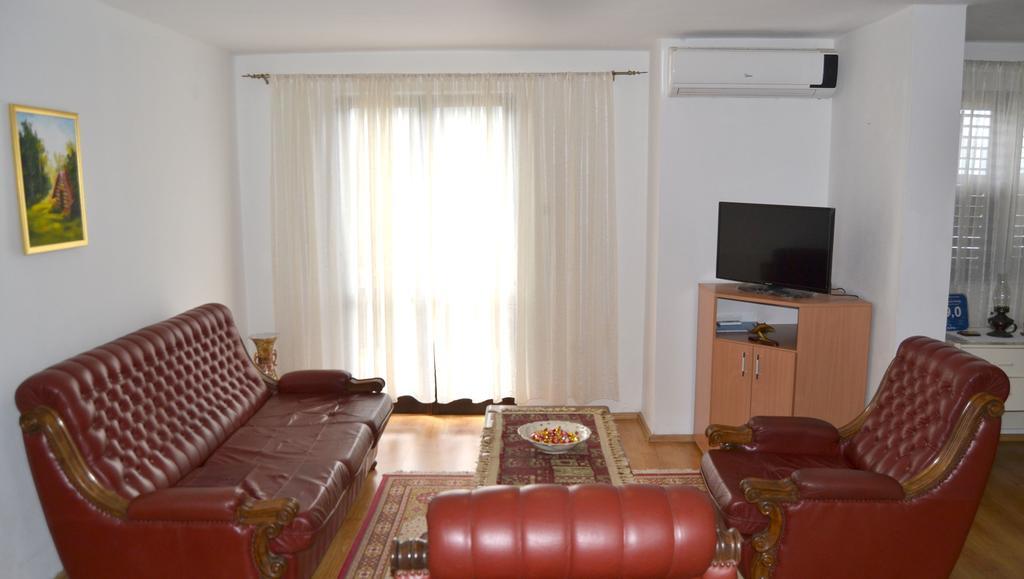 Apartments Dobrisa Kotor Bagian luar foto