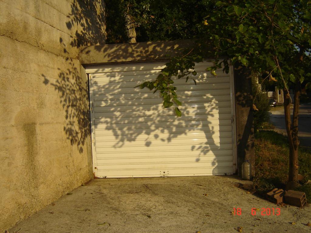 Apartments Dobrisa Kotor Bagian luar foto