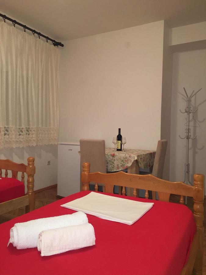 Apartments Dobrisa Kotor Bagian luar foto